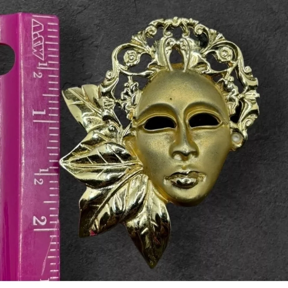 Vintage Gold Tone Womans Face Mask With Leaves Brooch